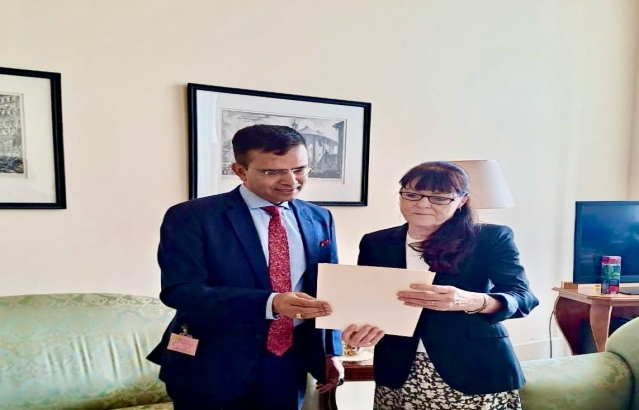 Ambassador Shri Raveesh Kumar presented his credentials to the President of the Czech Republic Petr Pavel at distinguished ceremony held at historic Prague Castle.