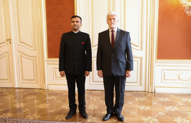 Ambassador Shri Raveesh Kumar presented his credentials to the President of the Czech Republic Petr Pavel at distinguished ceremony held at historic Prague Castle.