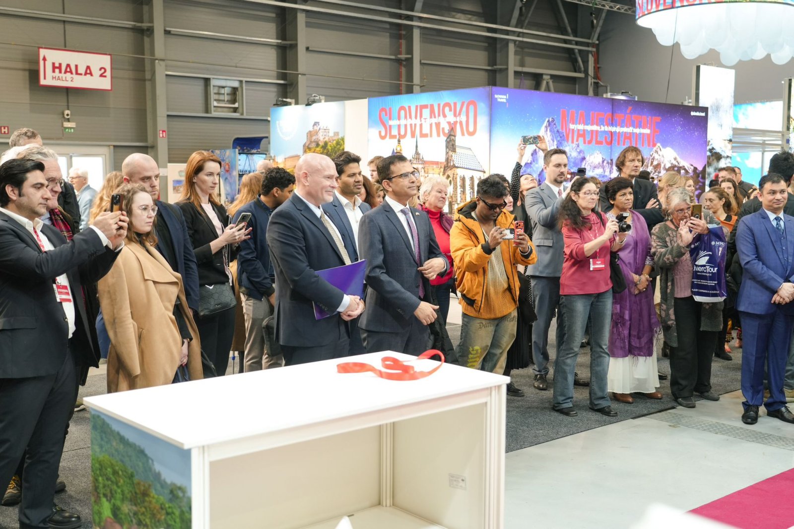 India shines at Holiday World & Region World Tourism Expo, Prague!