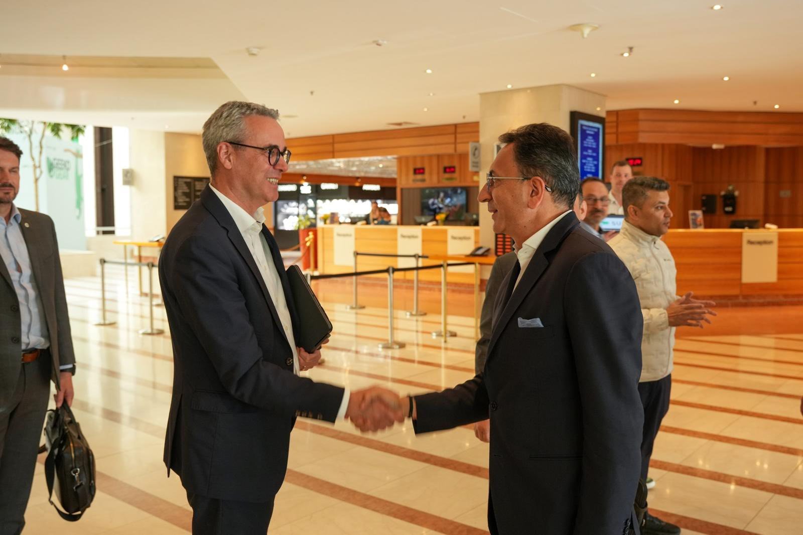 Minister of State for Commerce & Industry Jitin Prasada met with the senior leadership of Škoda Auto, led by Holger Peters, Board Member for Finance, IT & Legal, during his visit to the Czech Republic.